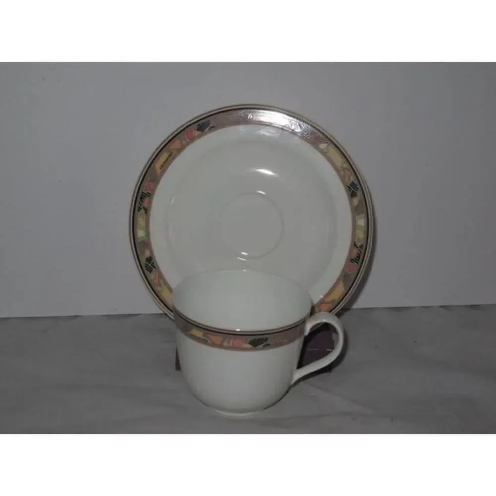 Hutchschenreuther Brocade (Modern) Teacup Cup and‎ Saucer Set Bone china
